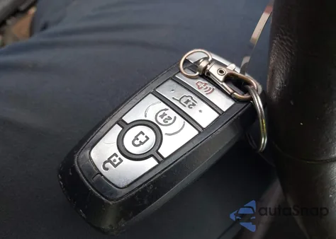 2018 Ford Expedition Xlt z USA, uszkodzony, nr VIN 1FMJU1JT1JEA41146